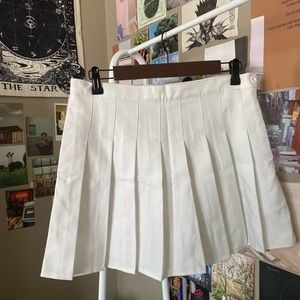 white pleated skirt